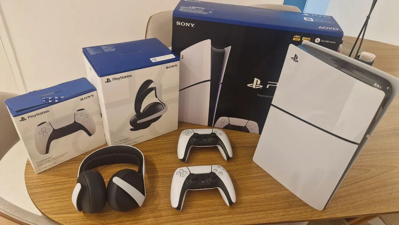 Playstation 5 + fone Sony pulse Elite + 2 controles 