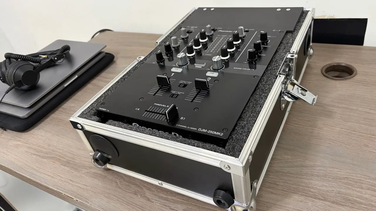 Mixer DJM 250mk2 + case.  - Foto 2
