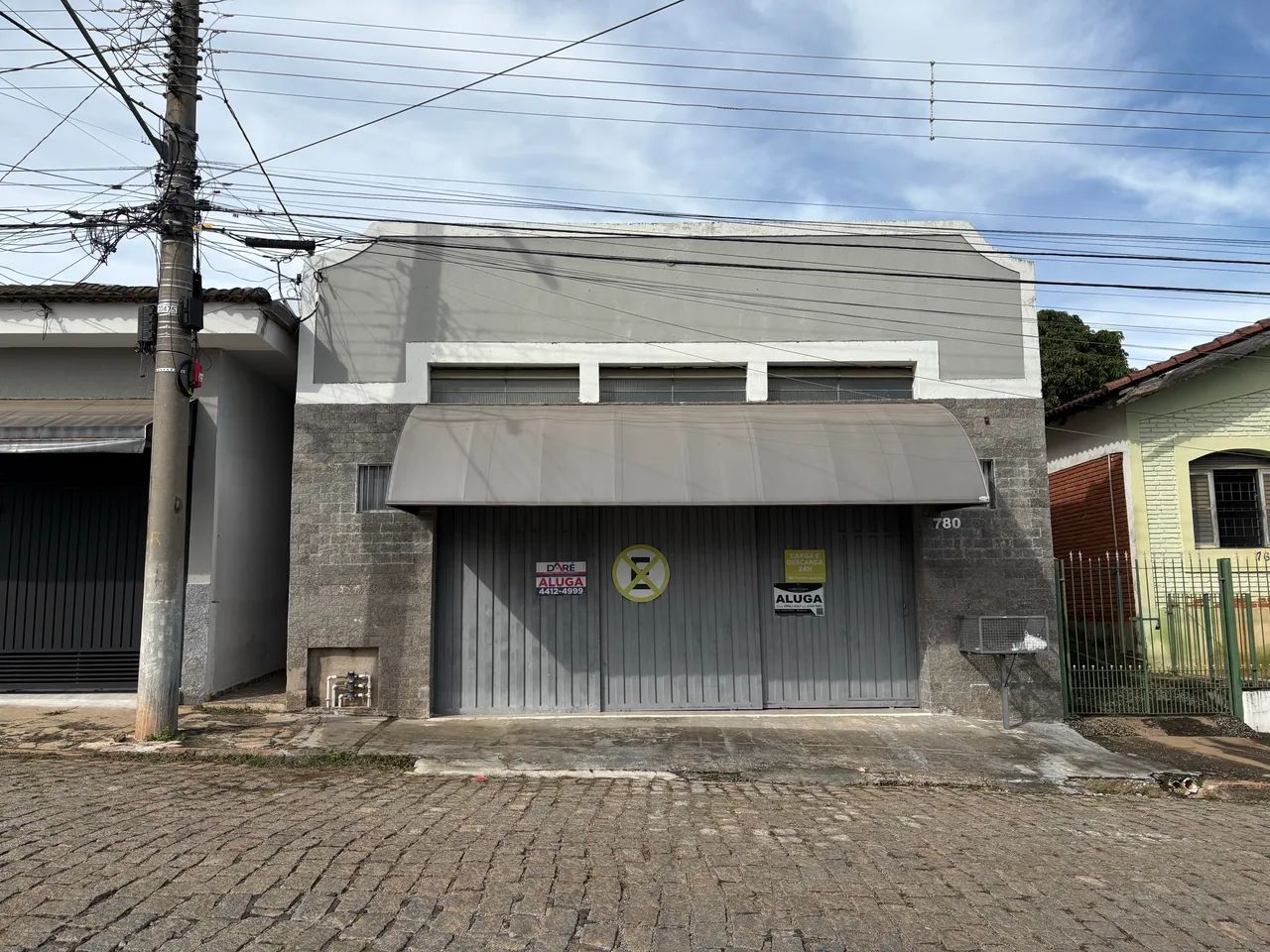 IMÓVEL COMERCIAL - CENTRO DE ATIBAIA - casa nos fundos 
