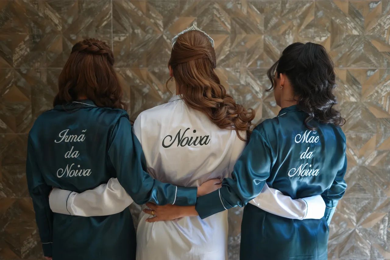 Robe mãe e irmã da noiva
