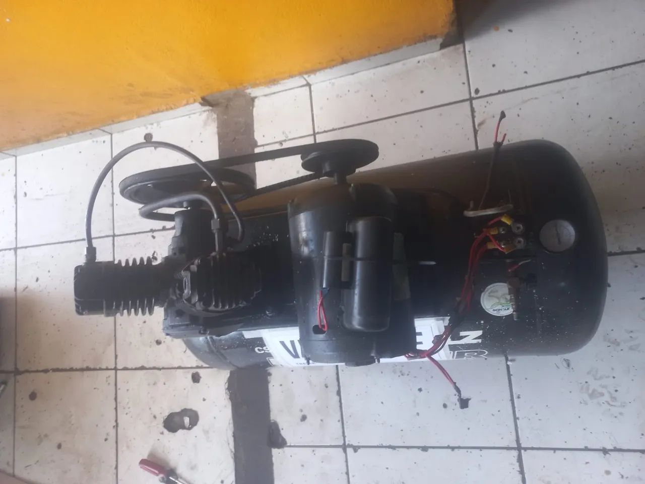 Vendo compressor 100 litros SCHULZ