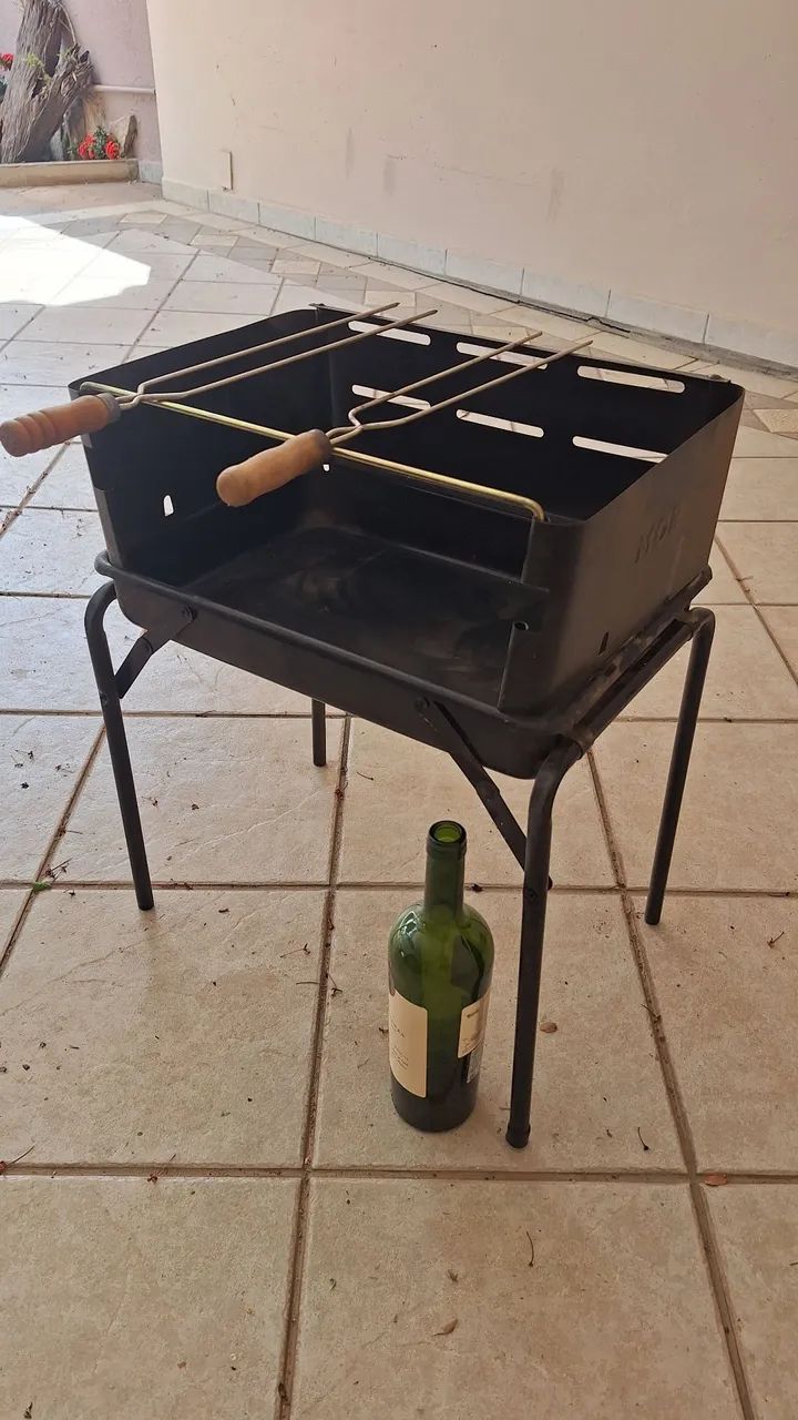 Mini churrasqueira portátil 