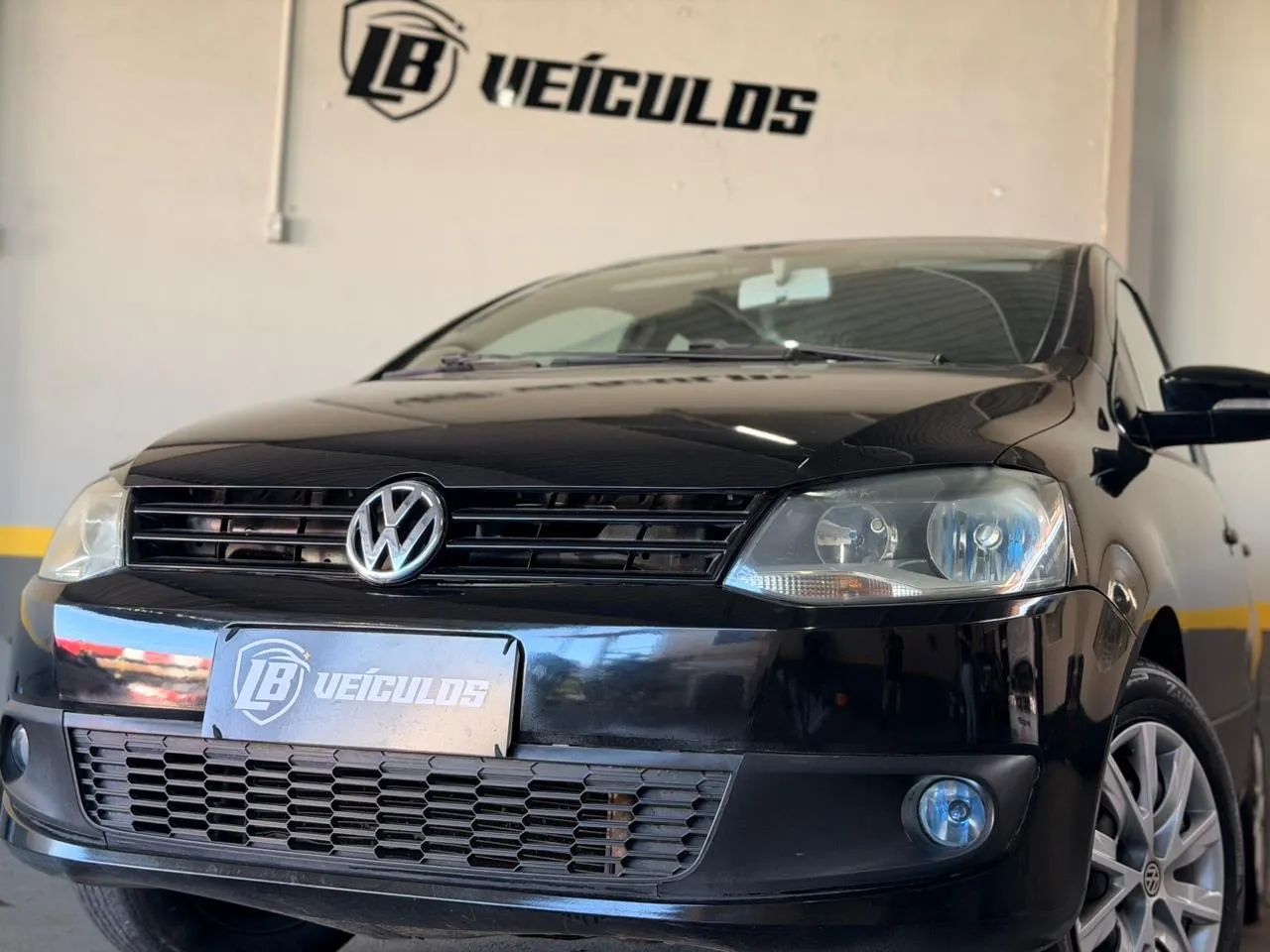 Volkswagen Fox 1.6 MI Total Flex 8V 5P 2014 - Foto 2