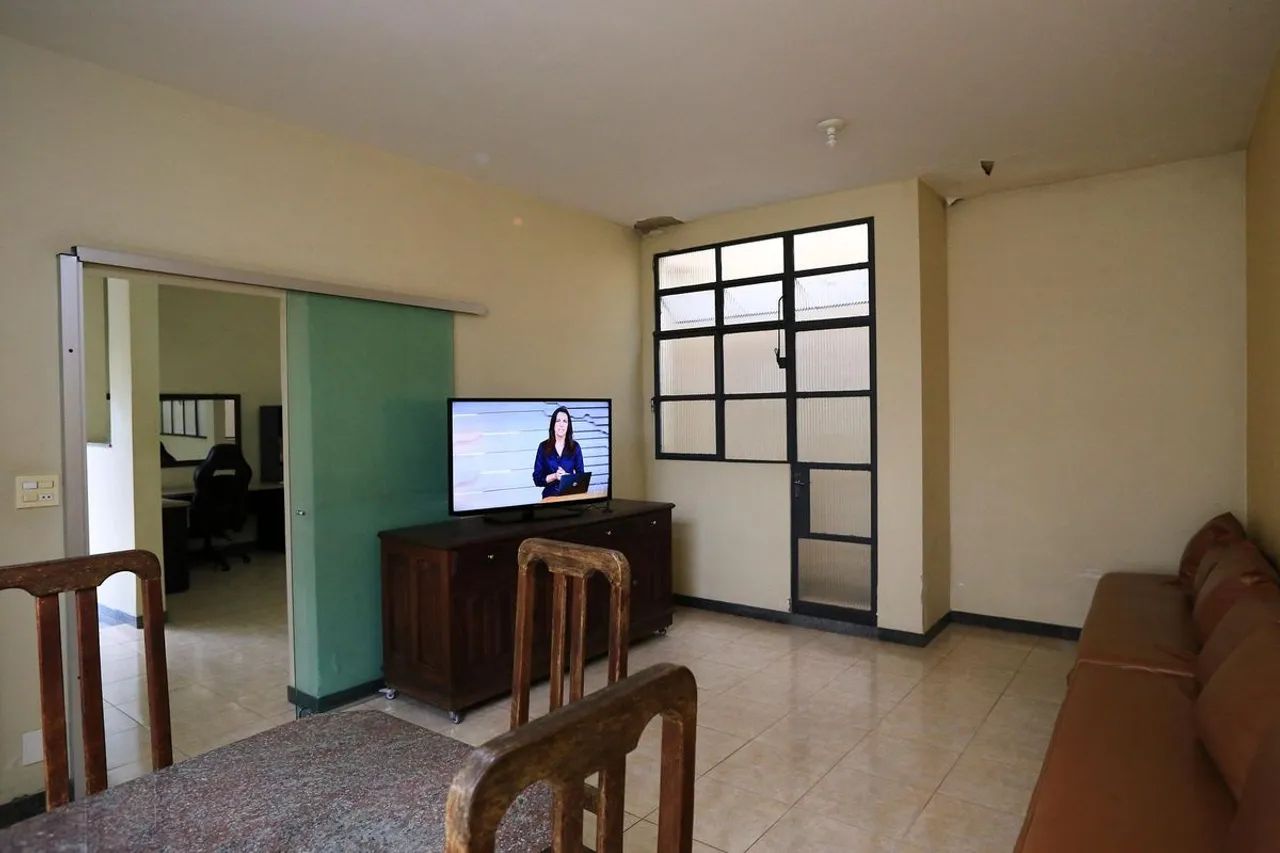 Casa à Venda - Concórdia, 5 Quartos, 400 m2 - Foto 2