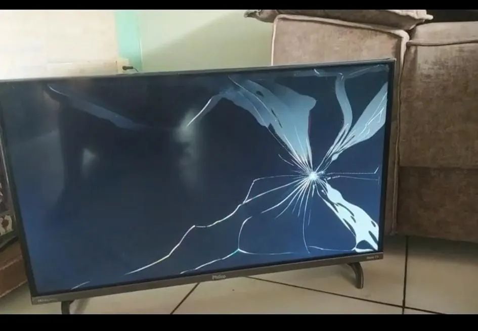 PHILCO ROKU TV 32" COM DEFEITO!