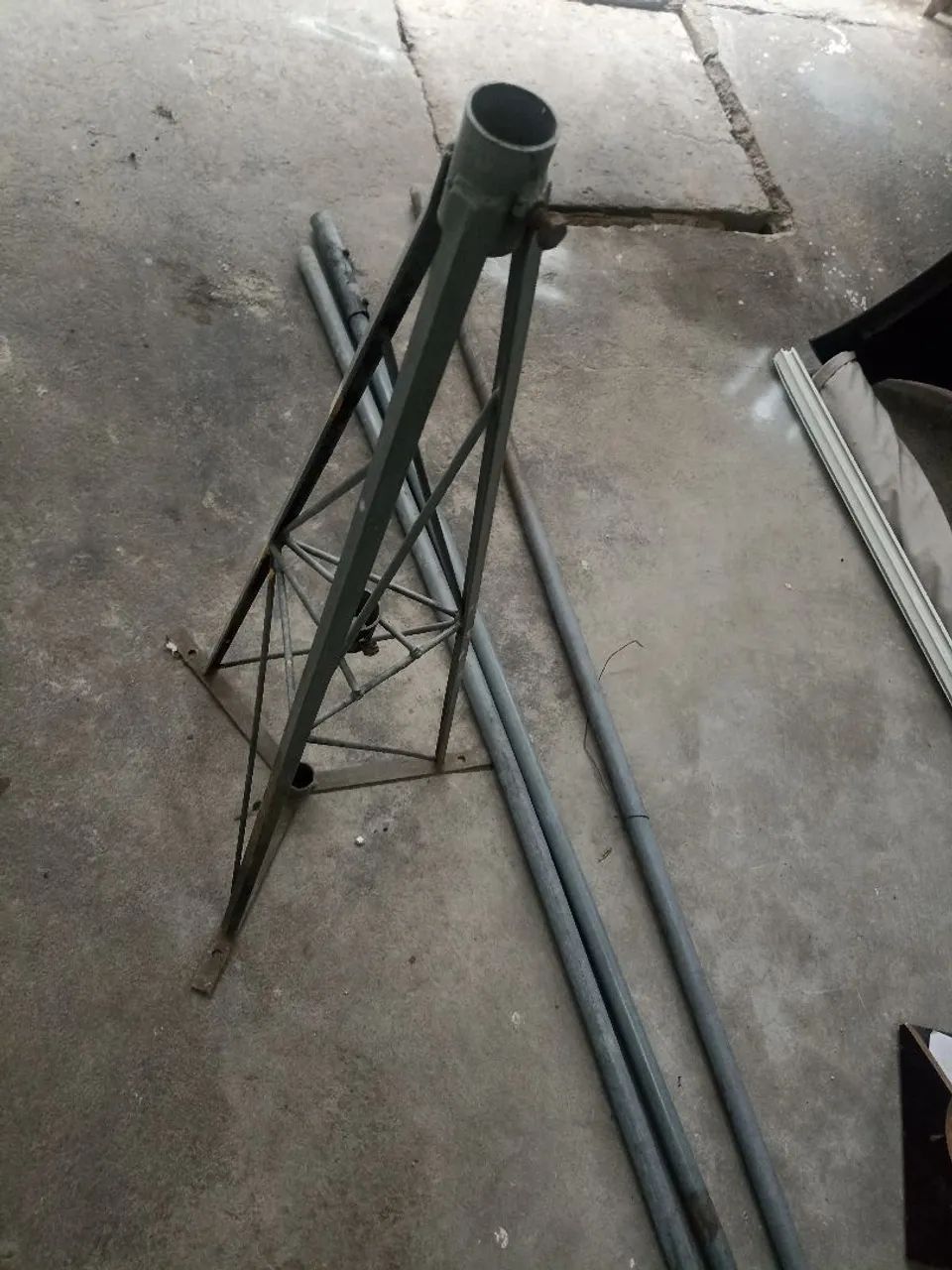 Torre base para antena Internet parabólica tv  
