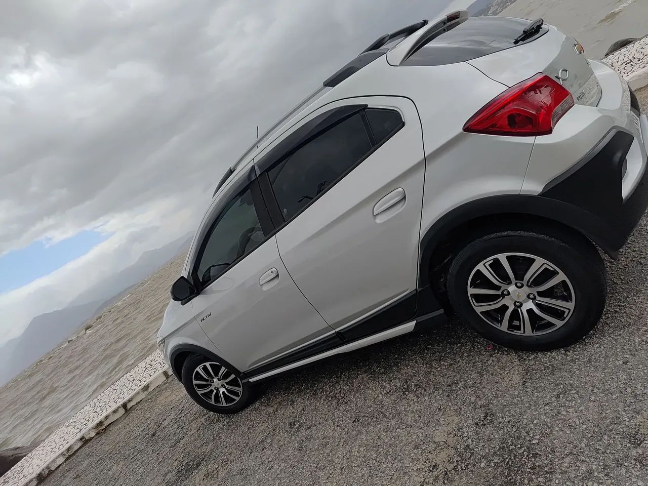 Chevrolet Onix Activ 1.4 8V Flex Mec. 4P 2018 - Foto 5