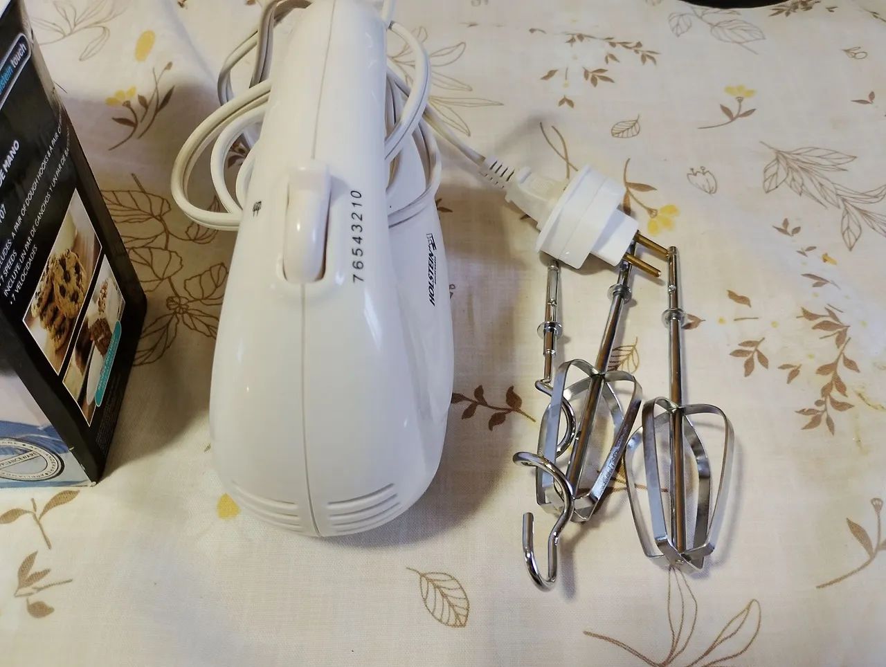 VENDO LIQUIDIFICADOR PROFESIONAL, BATIDORA  ELECTRICA, CAFETERA, MÁQUINA PARA FAZER PÃO,. - Foto 5