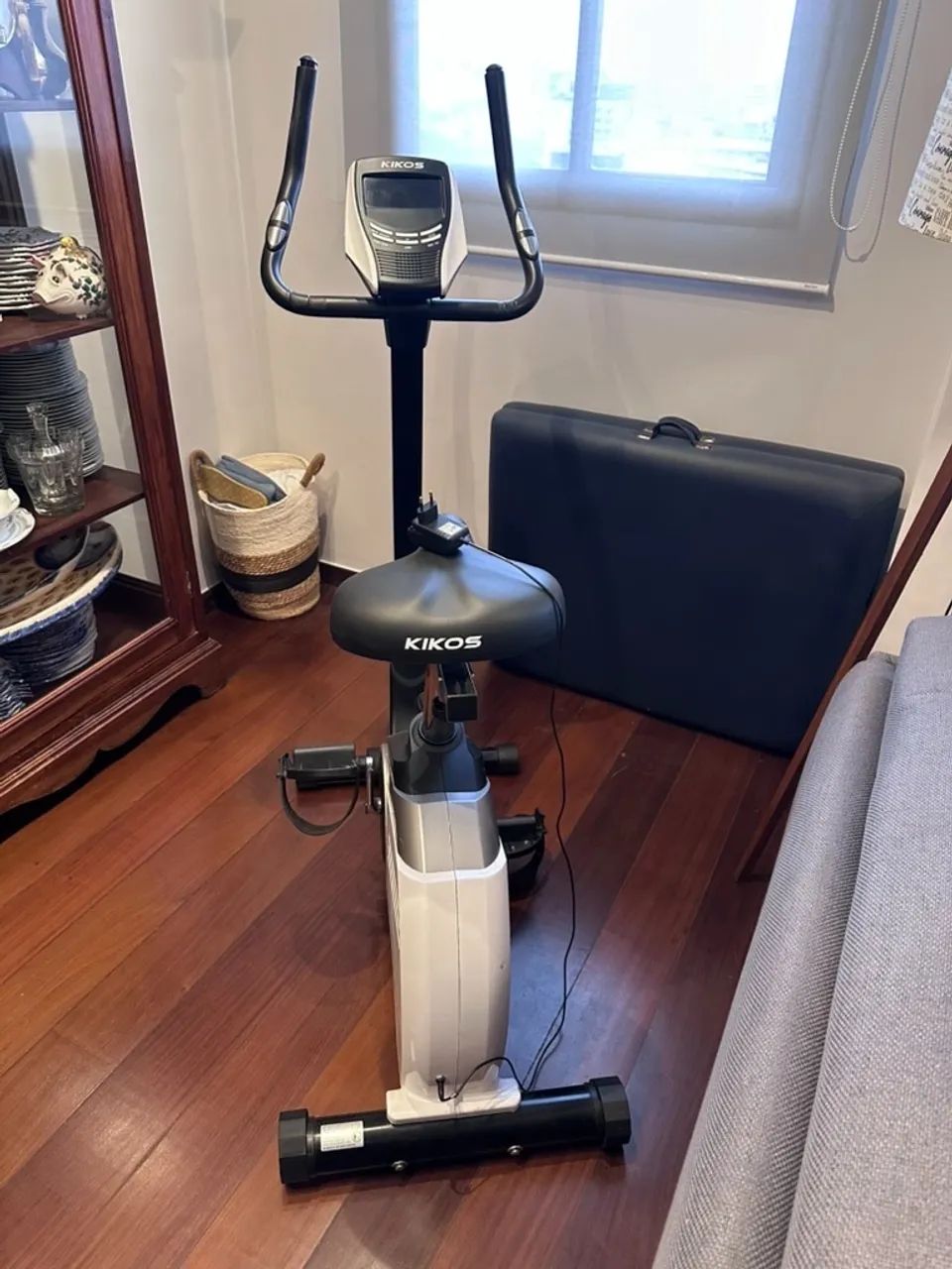 Bicicleta Ergométrica Kikos KV8.7I Eletromagnética - Foto 2