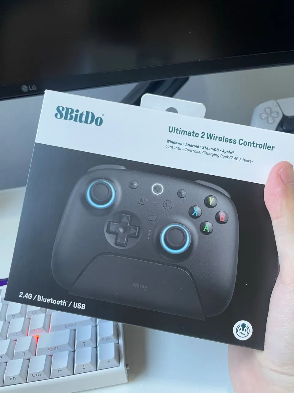 Controle sem fio 8BitDo Ultimate 2 com base de carregamento - Foto 4