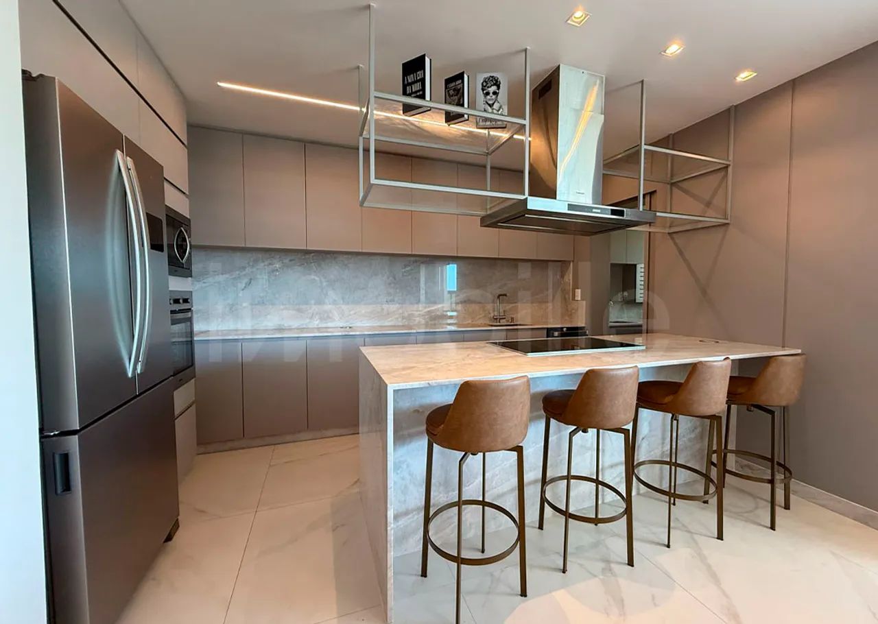 Apartamento mobiliado e equipado no Edificio Surfers Paradise na Praia Brava - Foto 2