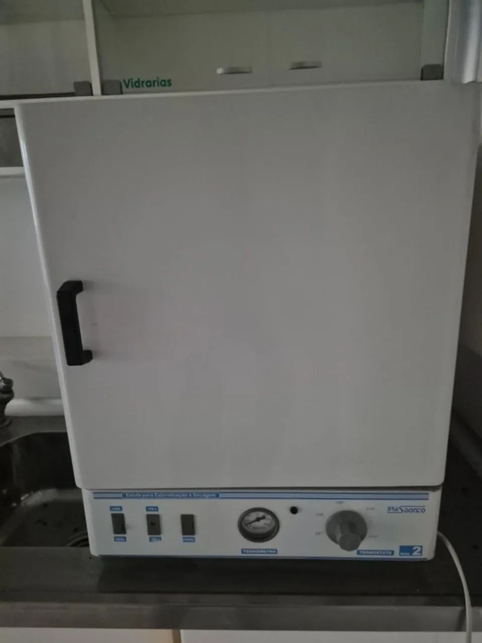 ESTUFA PARA ESTERILIZAÇÃO E SECAGEM 