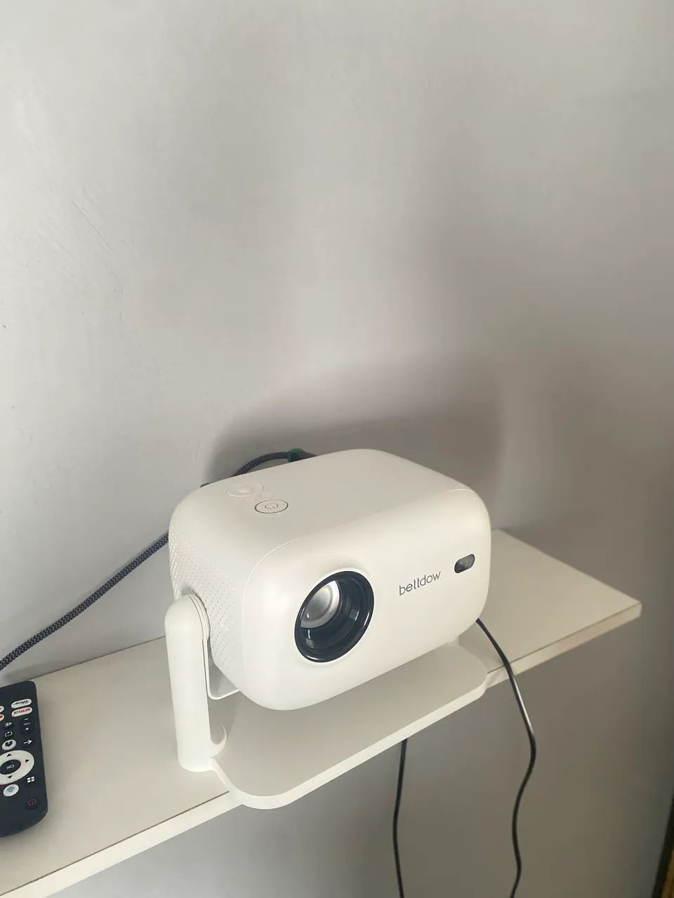 Projetor Bettdow Ac1060 - FullHD + HDR10