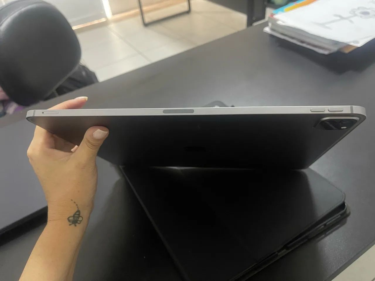VENDO IPAD PRO 12,90 pol - 6 Geração! - Foto 4