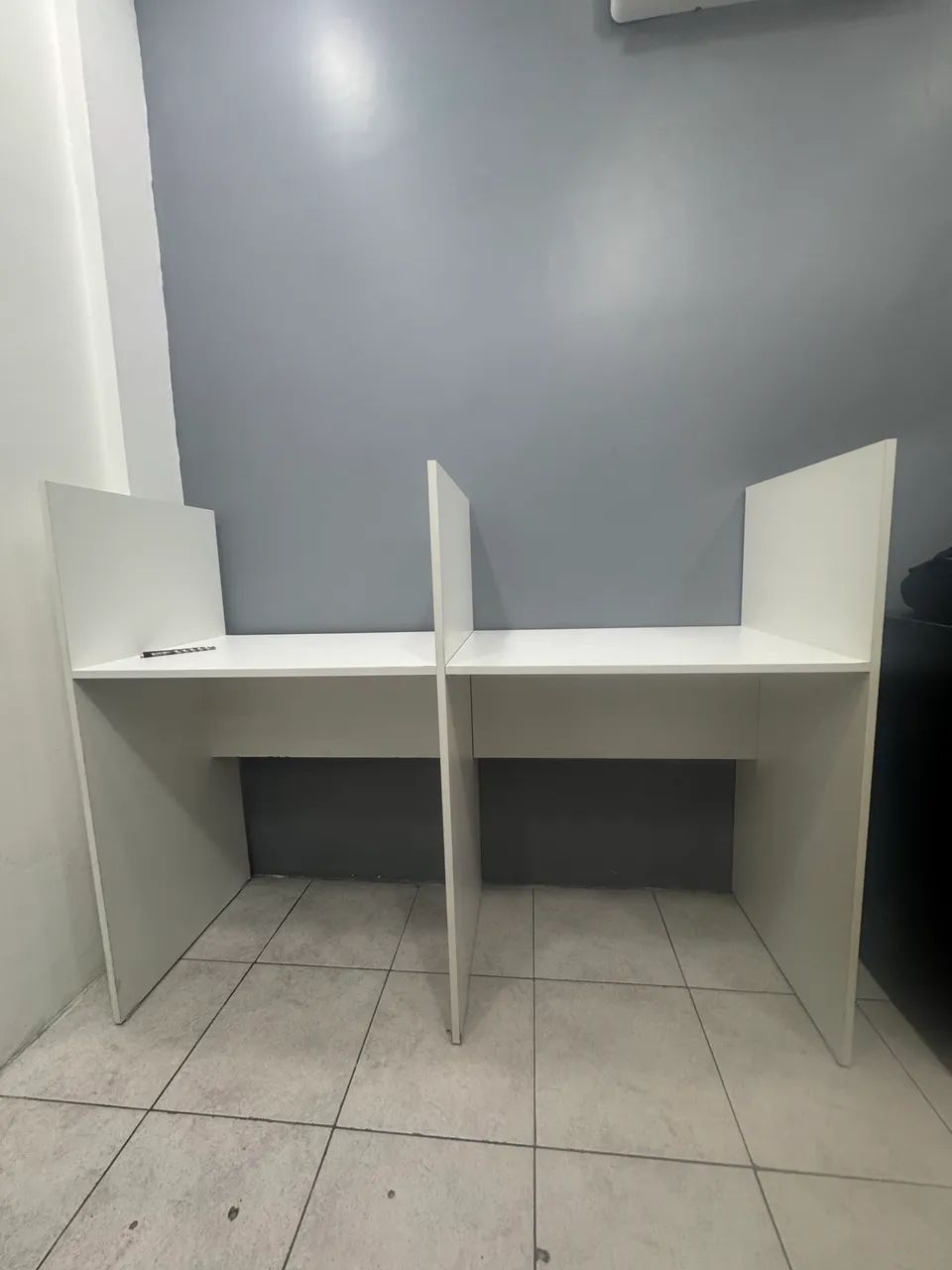 Escrivaninha /Cabine de estudo/ mesa de escritório 