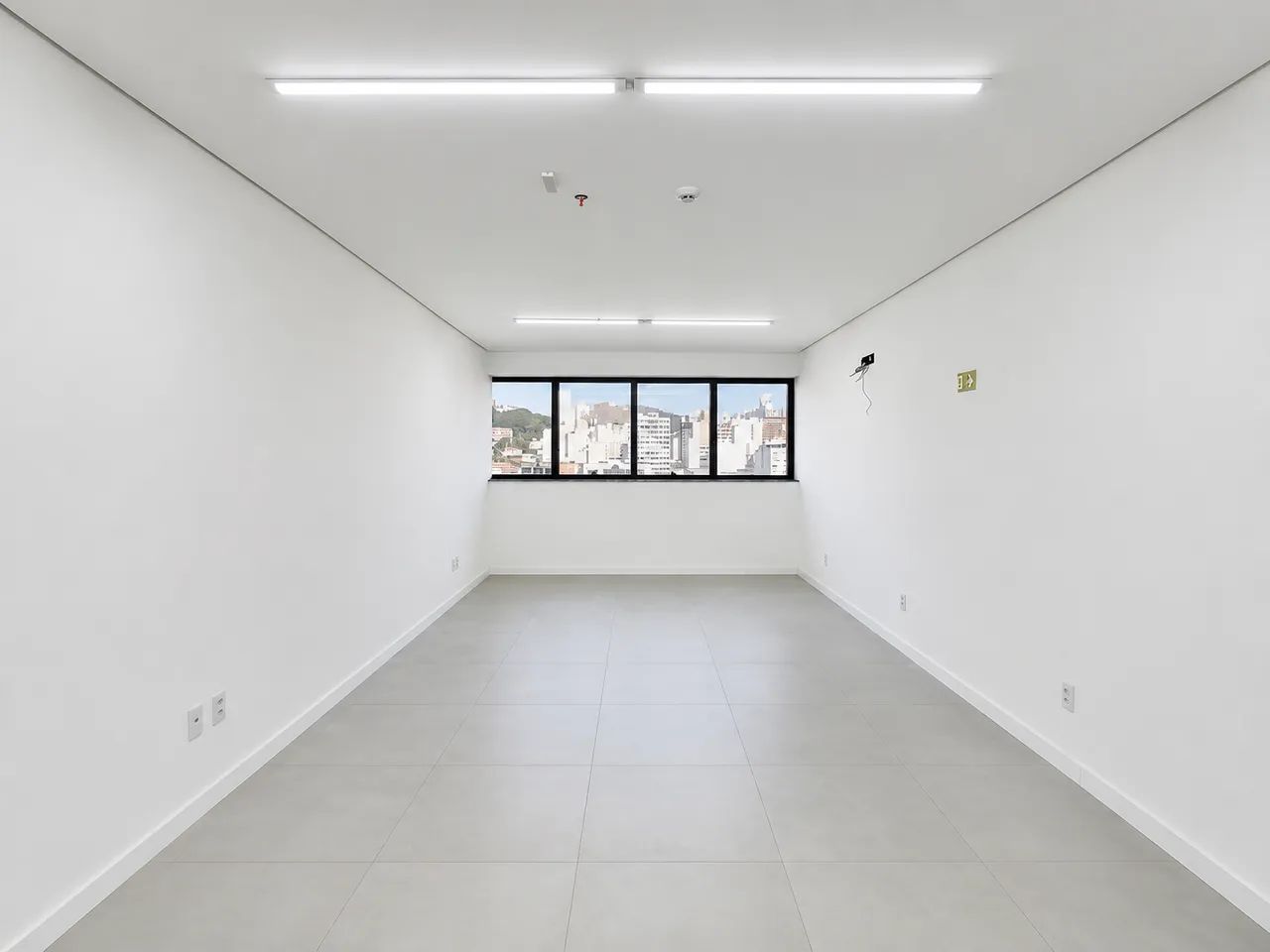 Locação - Sala comercial no Grand Tower com aproximadamente 40m² no Centro da cidade - Foto 2