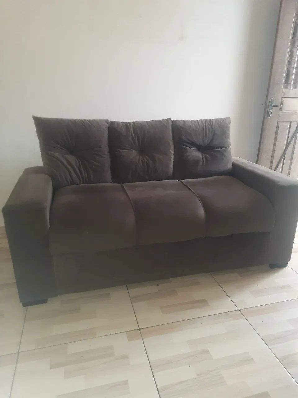 Vendo dois sofá por 800 reais 