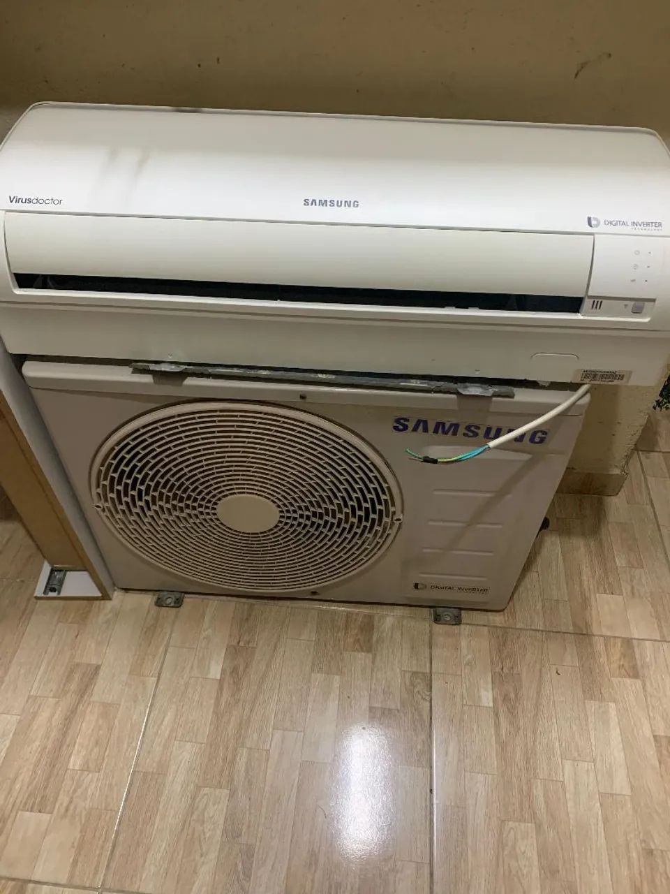 Vendo Ar-condicionado completo com defeito. 