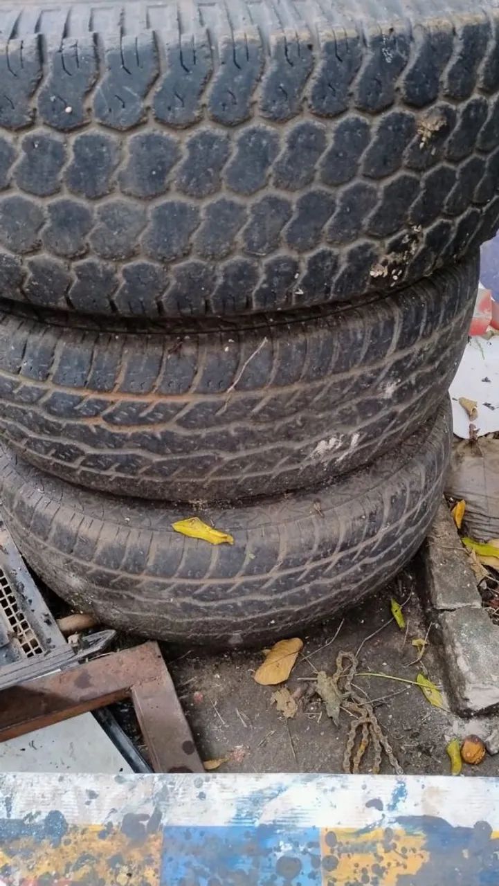 4 rodas com pneus aro 15 235/75 - Foto 2