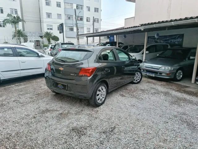 Chevrolet Onix Hatch LT 1.4 8V Flex Mec. 4P 2017 - Foto 4