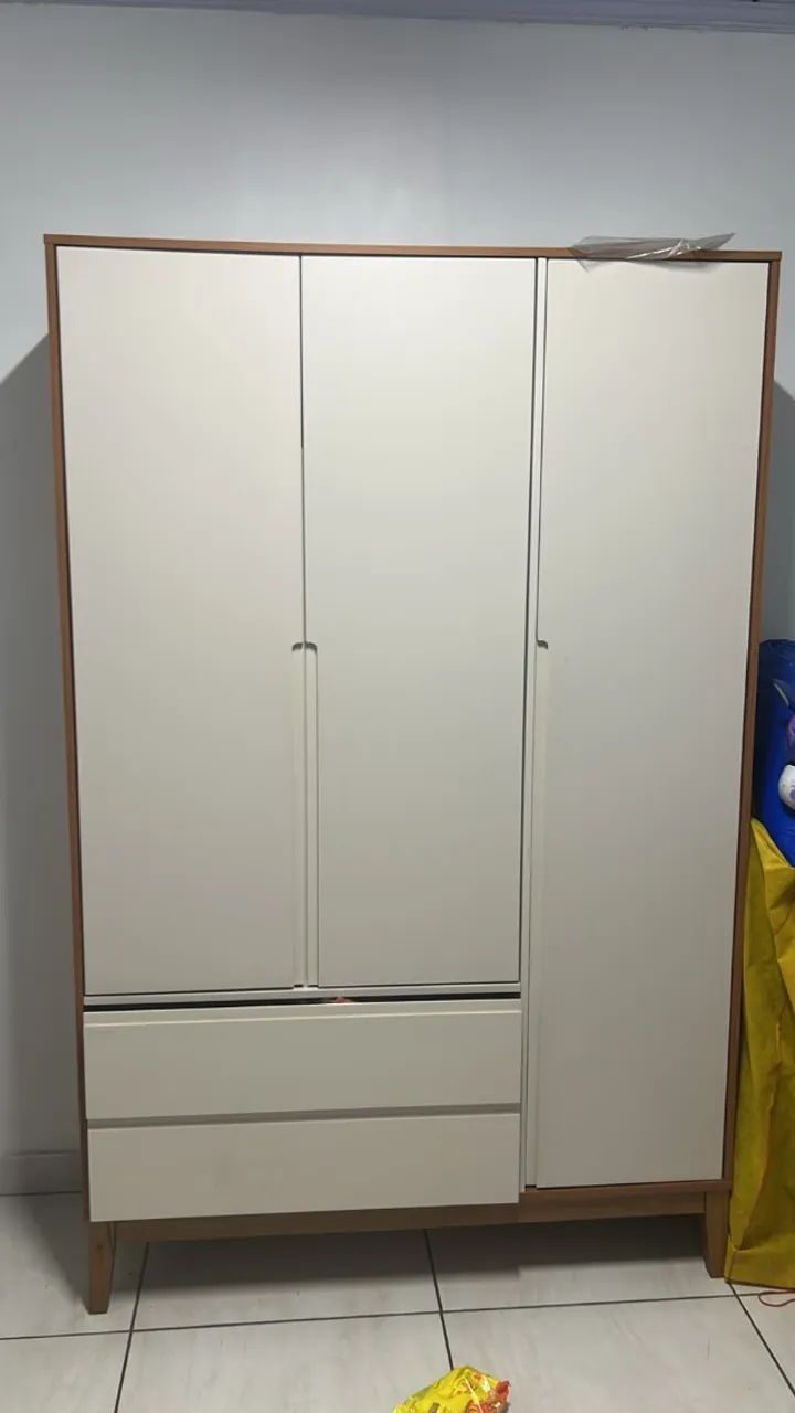 Guarda-roupas infantil