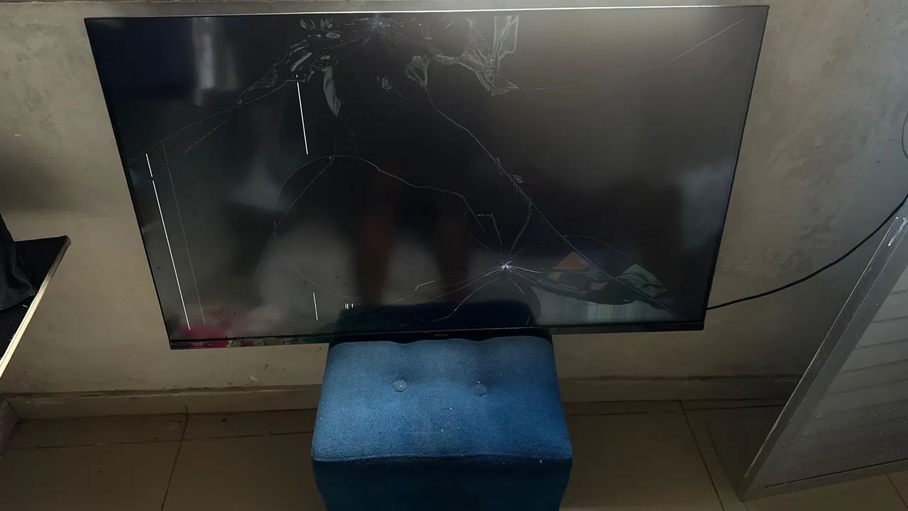 Tv Philips 43 polegadas retira de peças 
