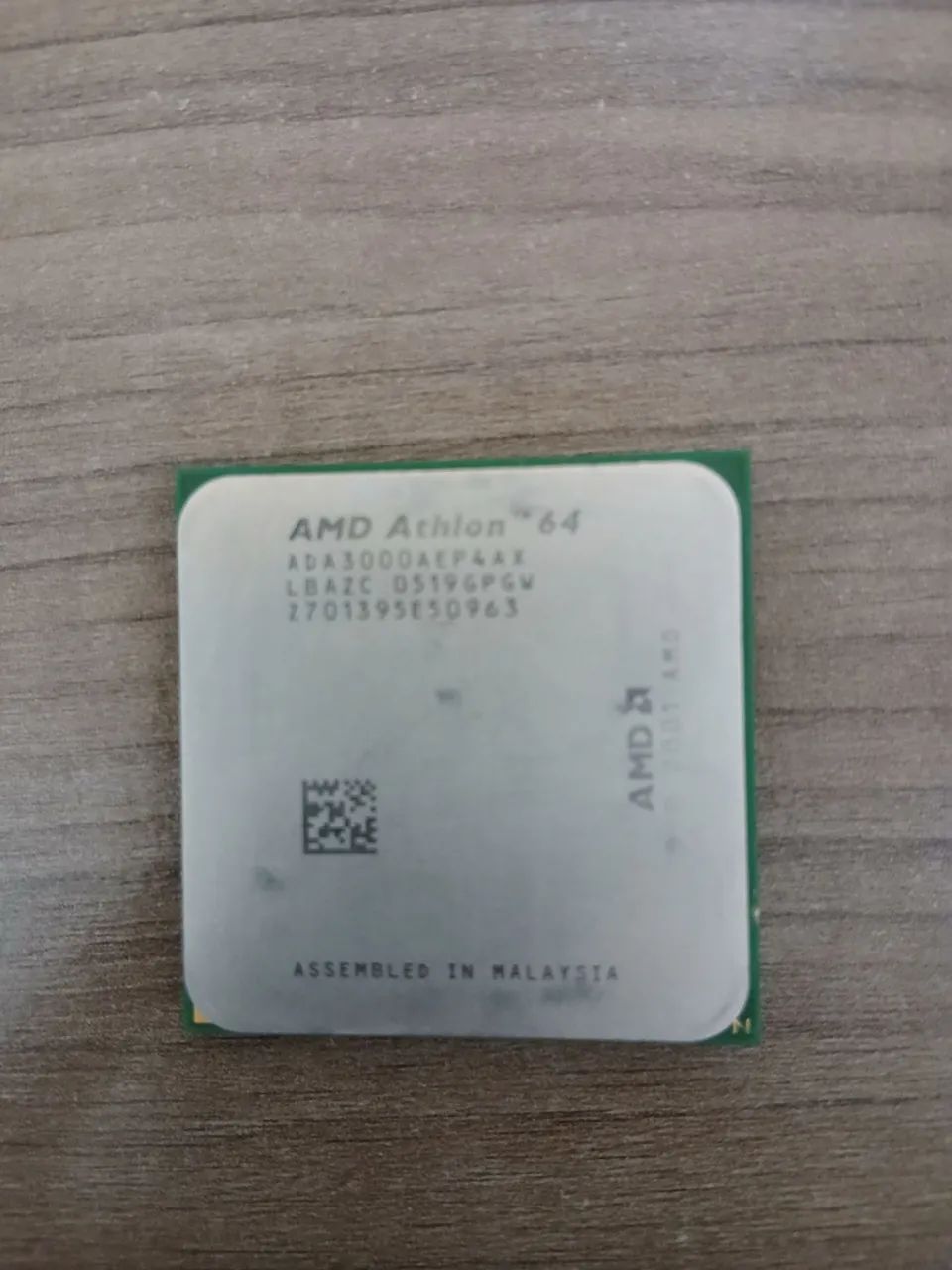 AMD Athlon 64 3000+ 2.0GHz Socket 754 ADA3000AEP4AX Retro PC
