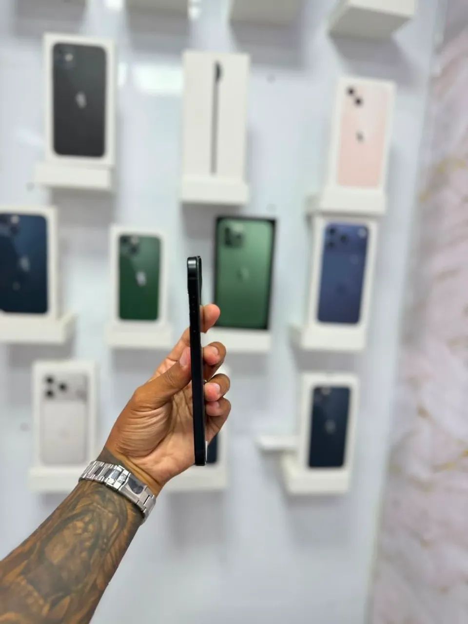 IPHONE 15 PLUS 128GB<br>R$ 3.250 - Foto 4