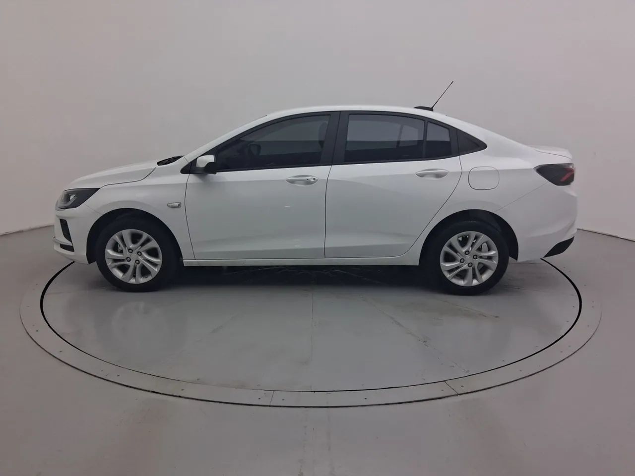 Chevrolet Onix Hatch LTZ 1.4 8V Flex Power Aut. 4P, foto 2 de 18