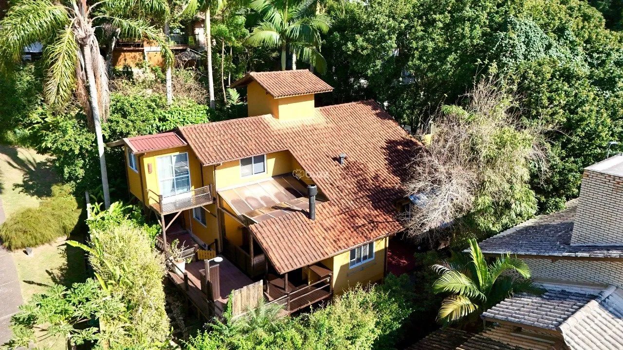 Casa 4 dormitórios canto da Lagoa da Conceição - Foto 2