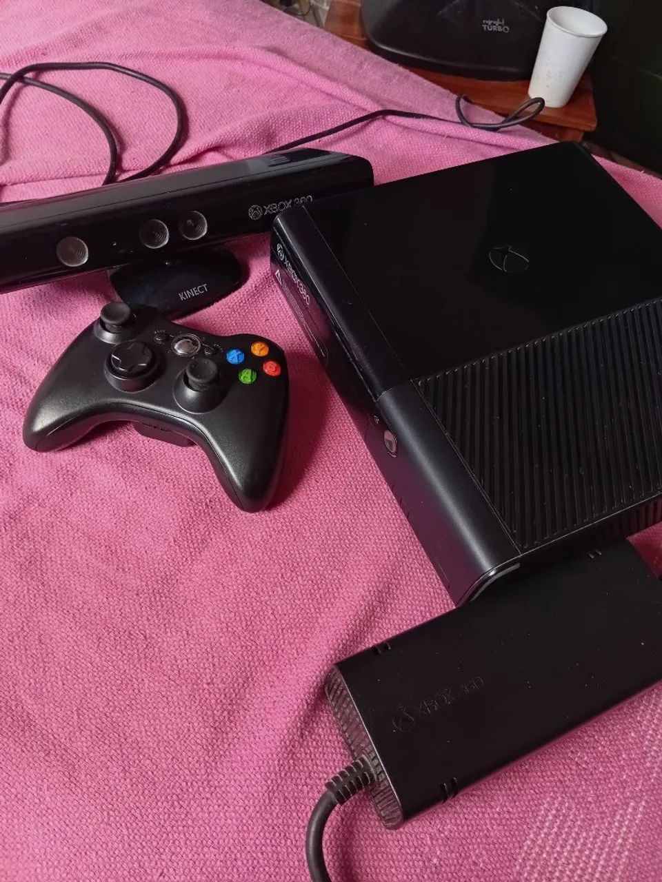 Xbox 360 Slim + Kinect + Jogos