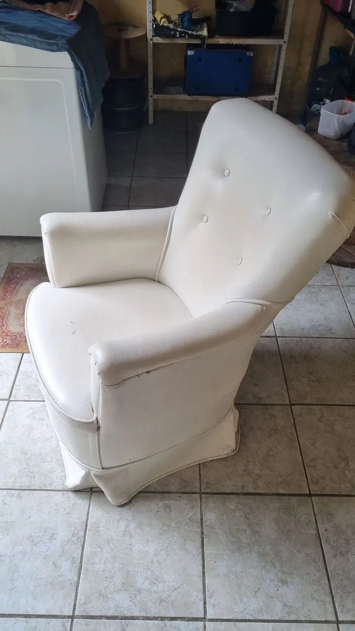 VENDO POLTRONA DO PAPAI EM CORINO BRANCA - Foto 3