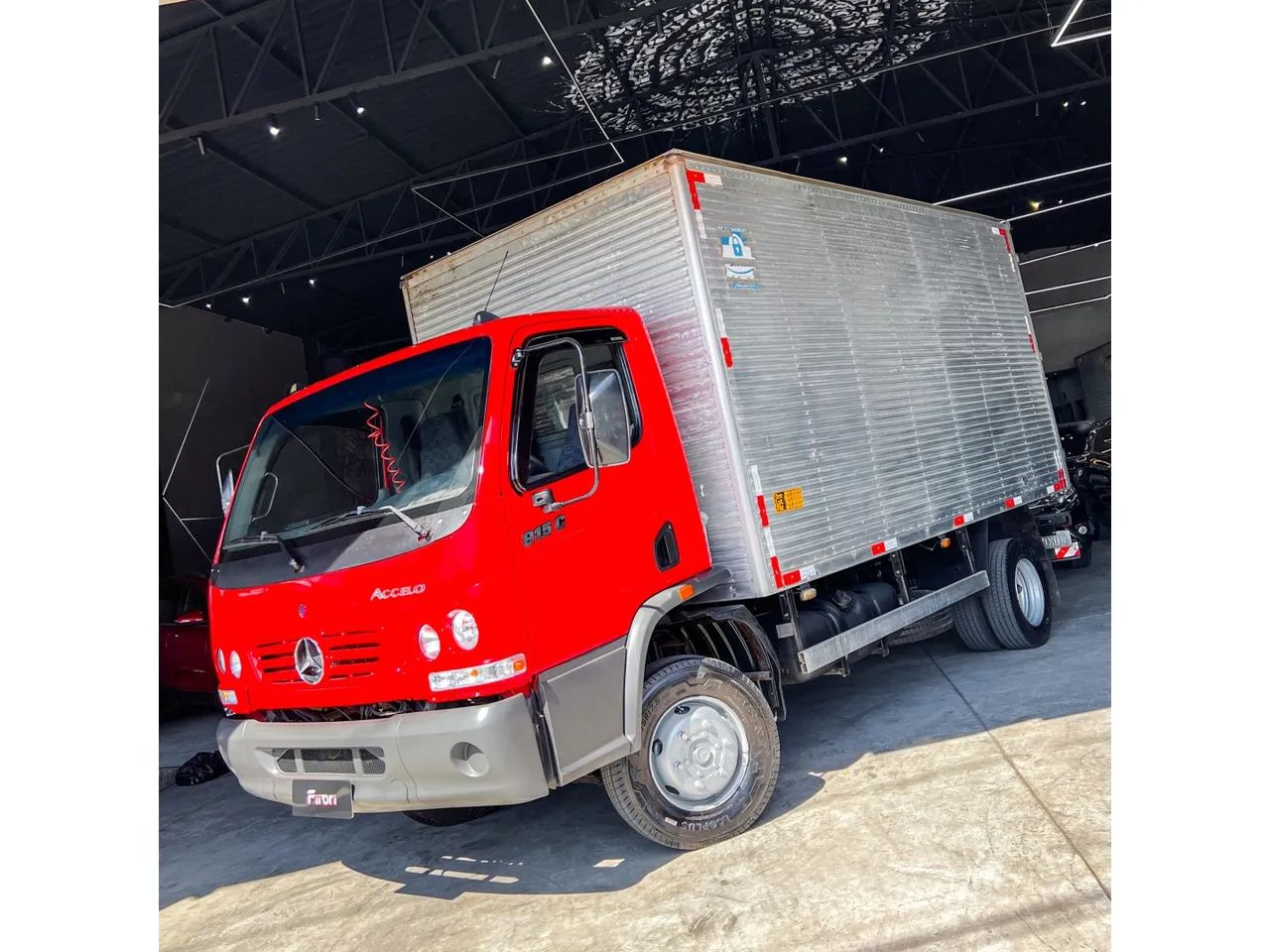 Mercedes-benz Accelo 2011