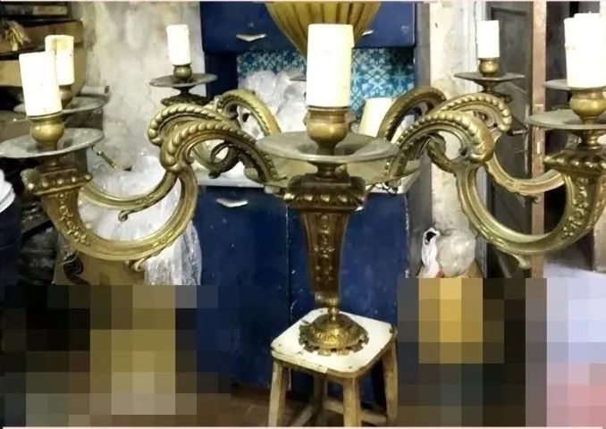 Lustre antigo em bronze maciço 