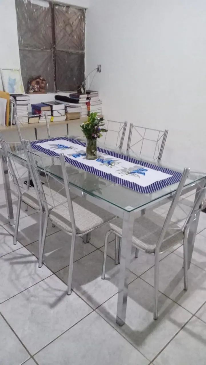 MESA C/ 6 CADEIRAS 