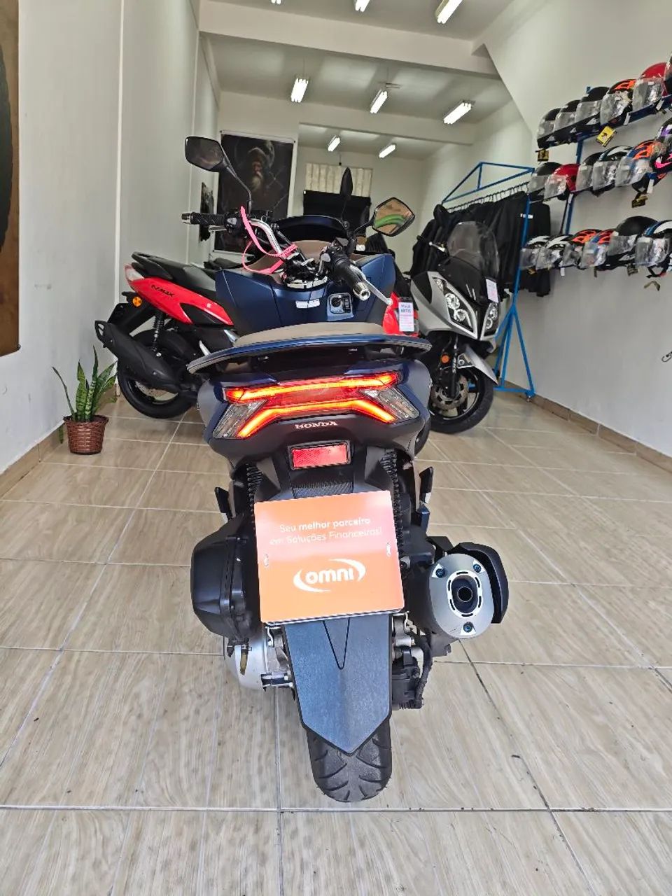 HONDA PCX 160 DLX 2024 - ESTADO DE ZERO! - Foto 4