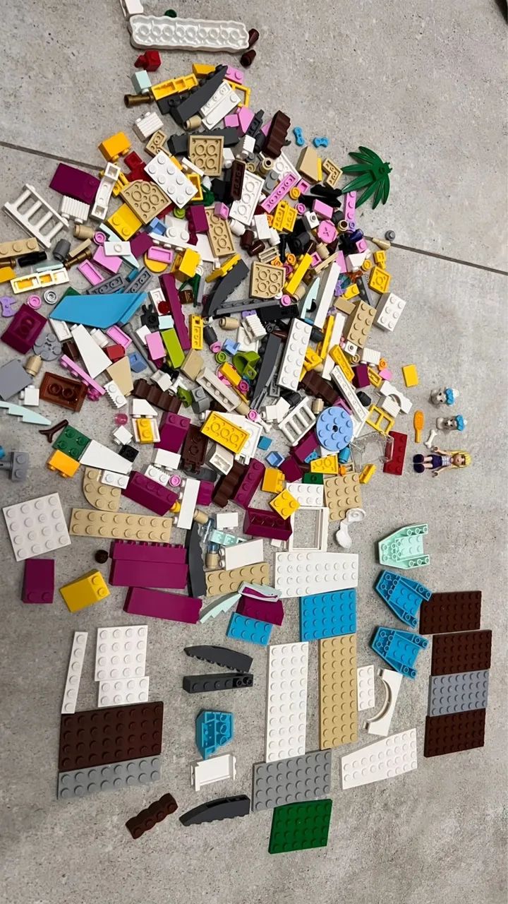 Lote peças e bonecos Lego 