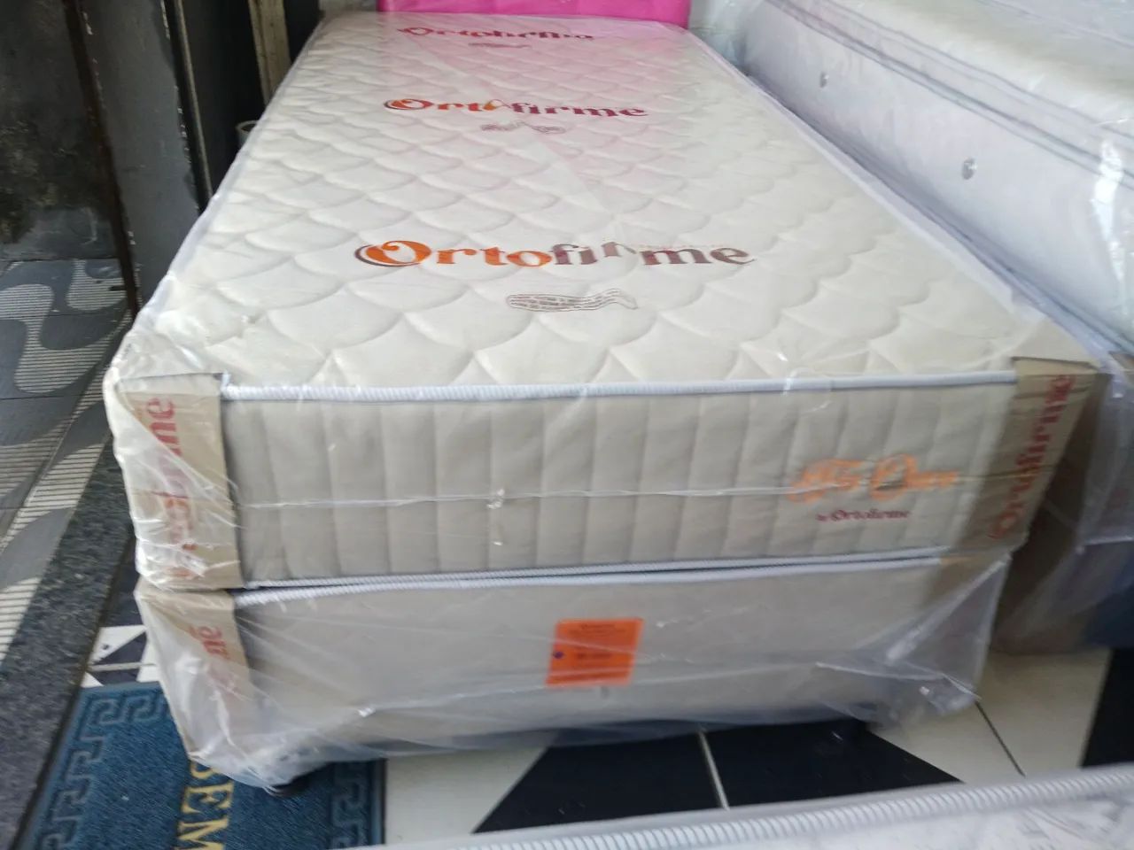 CAMA BOX SOLTEIRÃO DE MOLAS ENSACADAS 