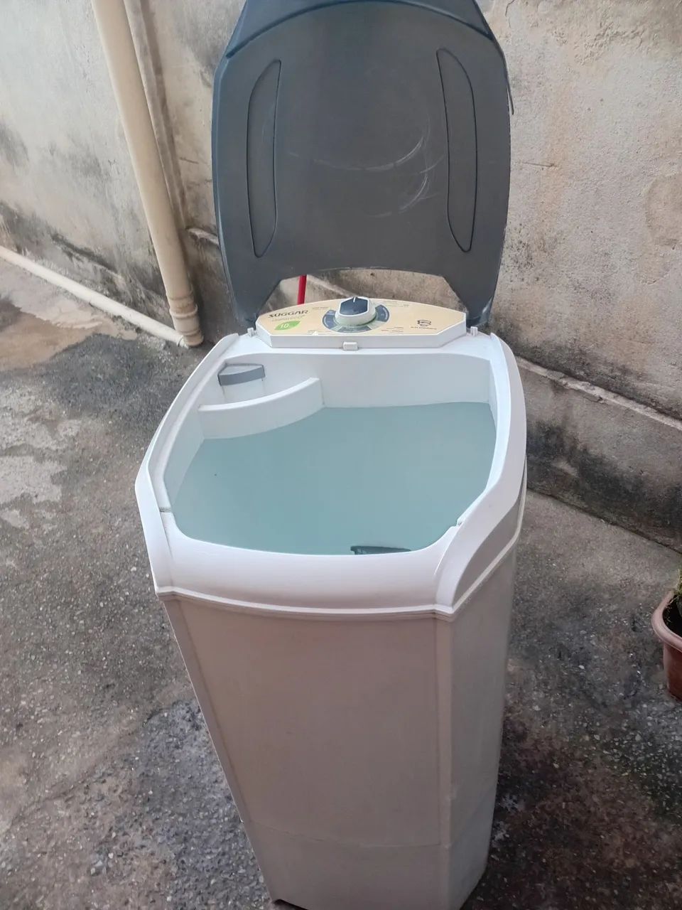 Tanquinho de lavar roupa