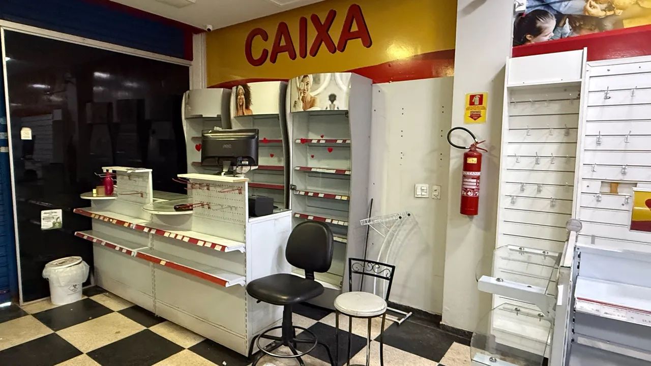 Vendo prateleiras e instalação para Drogaria  - Foto 5