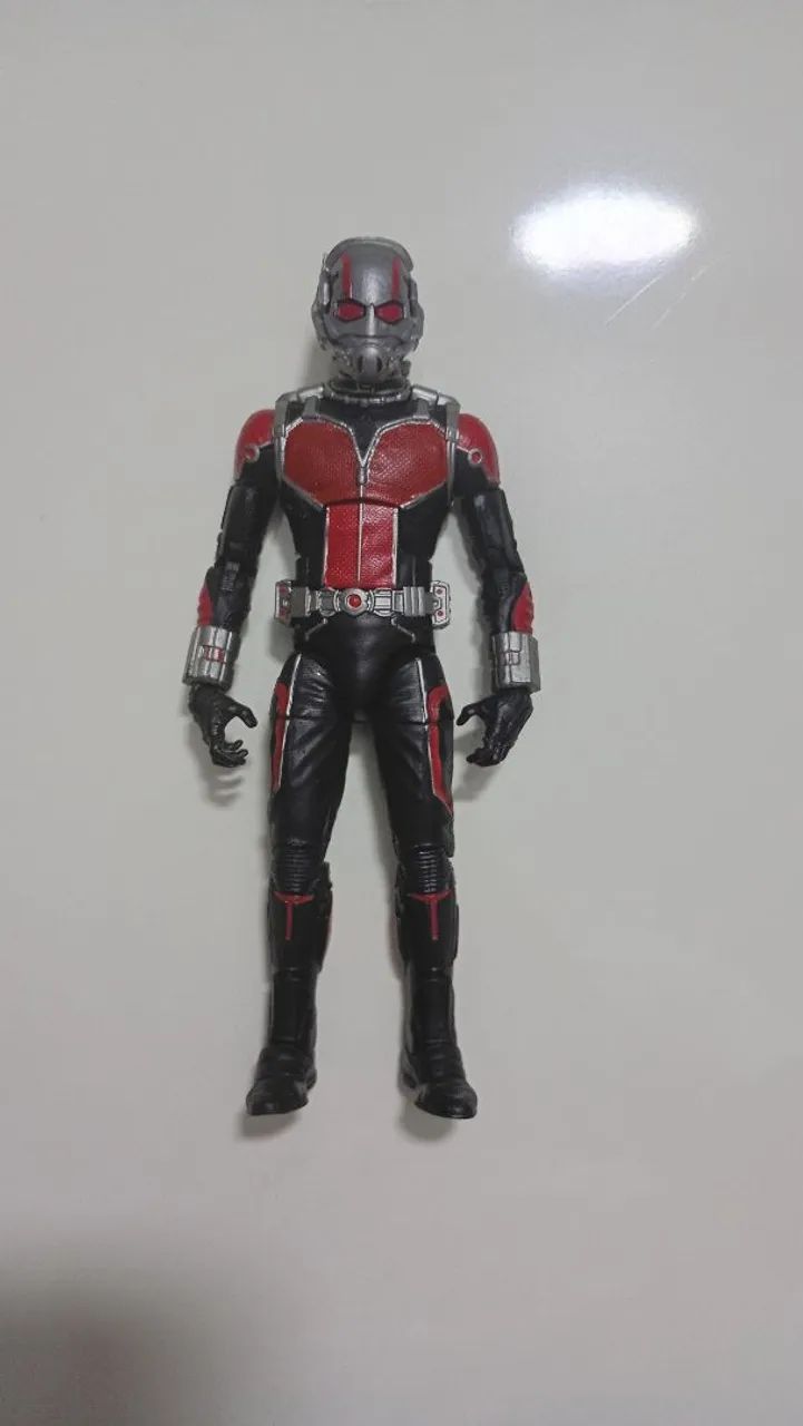 MARVEL LEGENDS HOMEM FORMIGA 