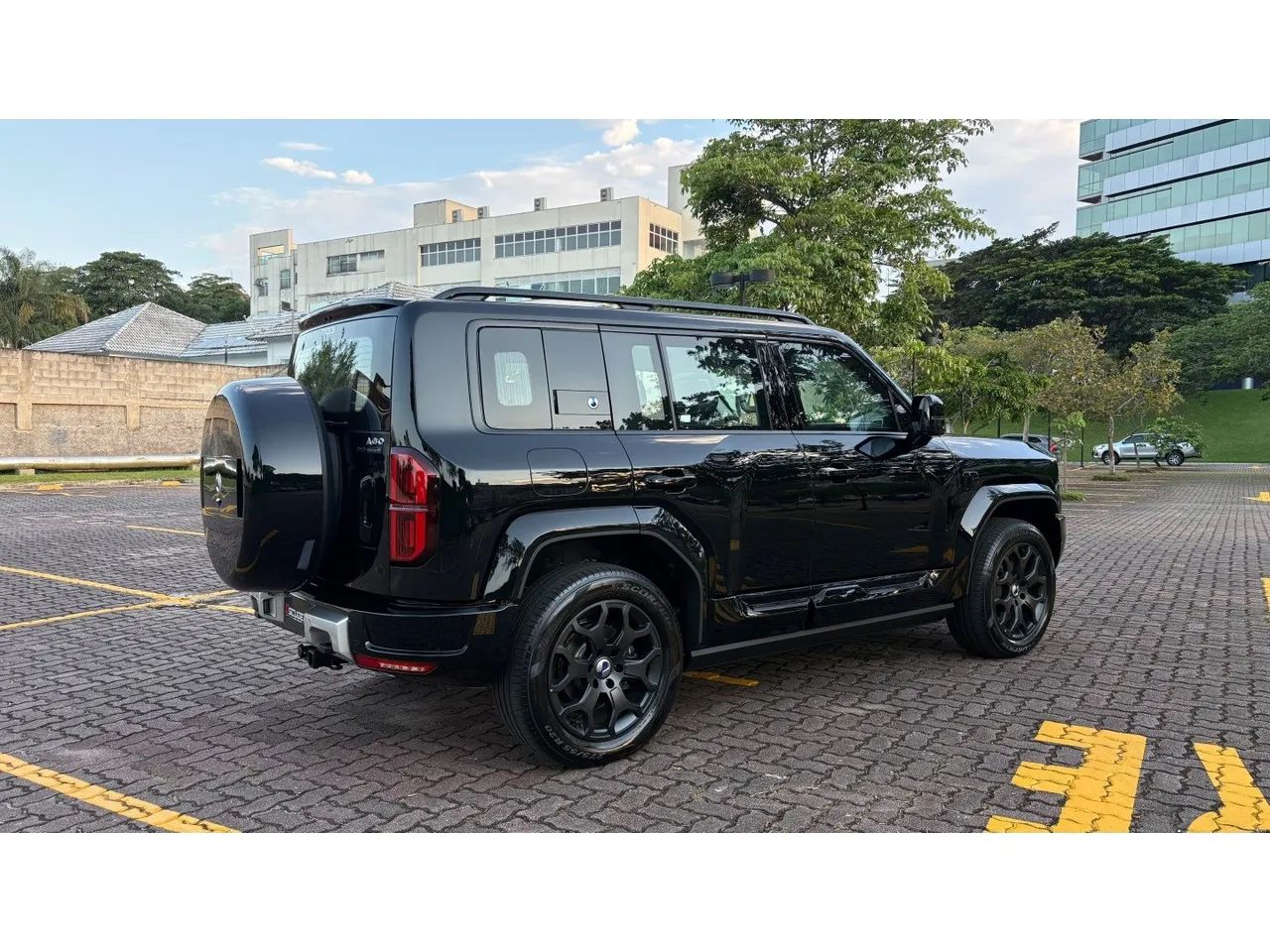 Denza B5 SUV híbrido plug-in, foto 8 de 16