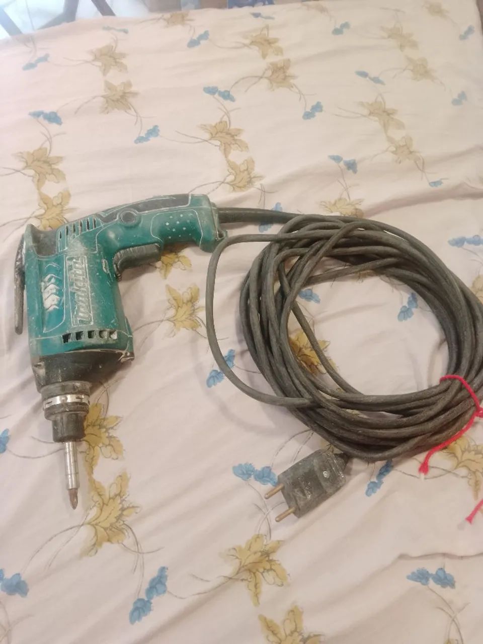Quero vender uma parafusadeira por 300 reais nao faço entrega