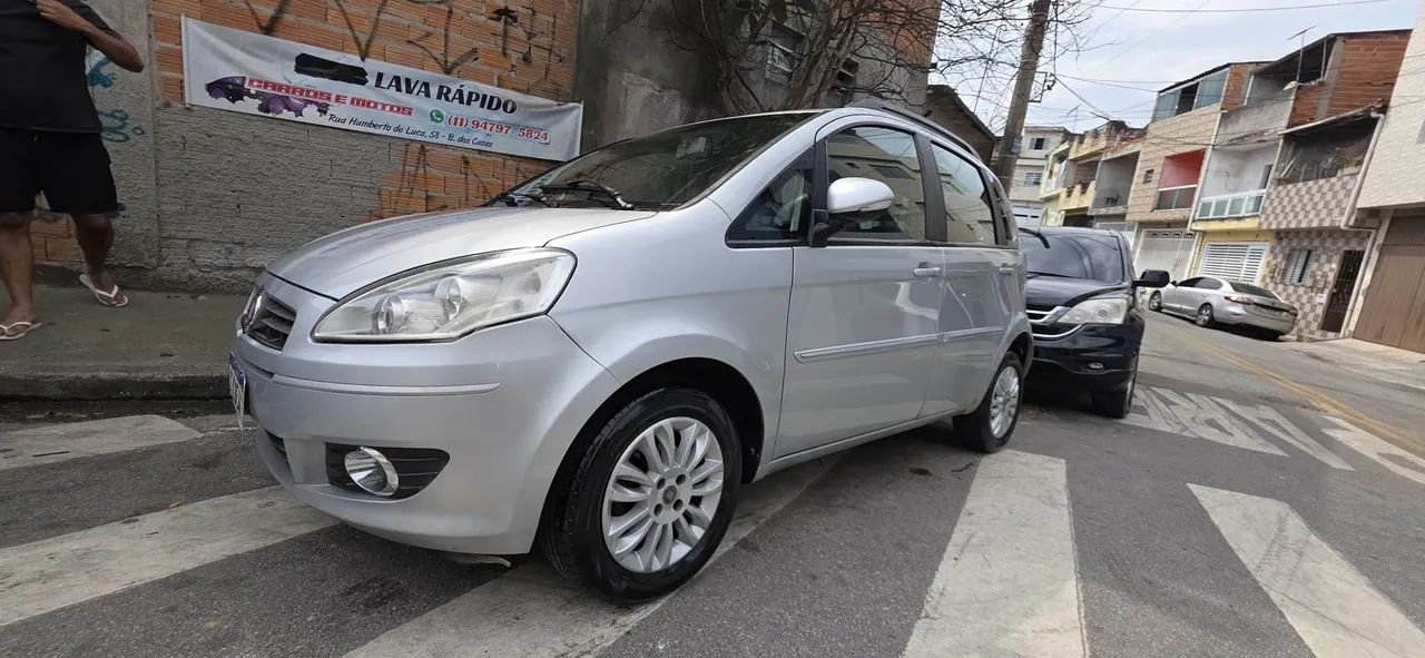 Fiat Idea Attractive 1.4 Fire Flex 8V 5P 2013
