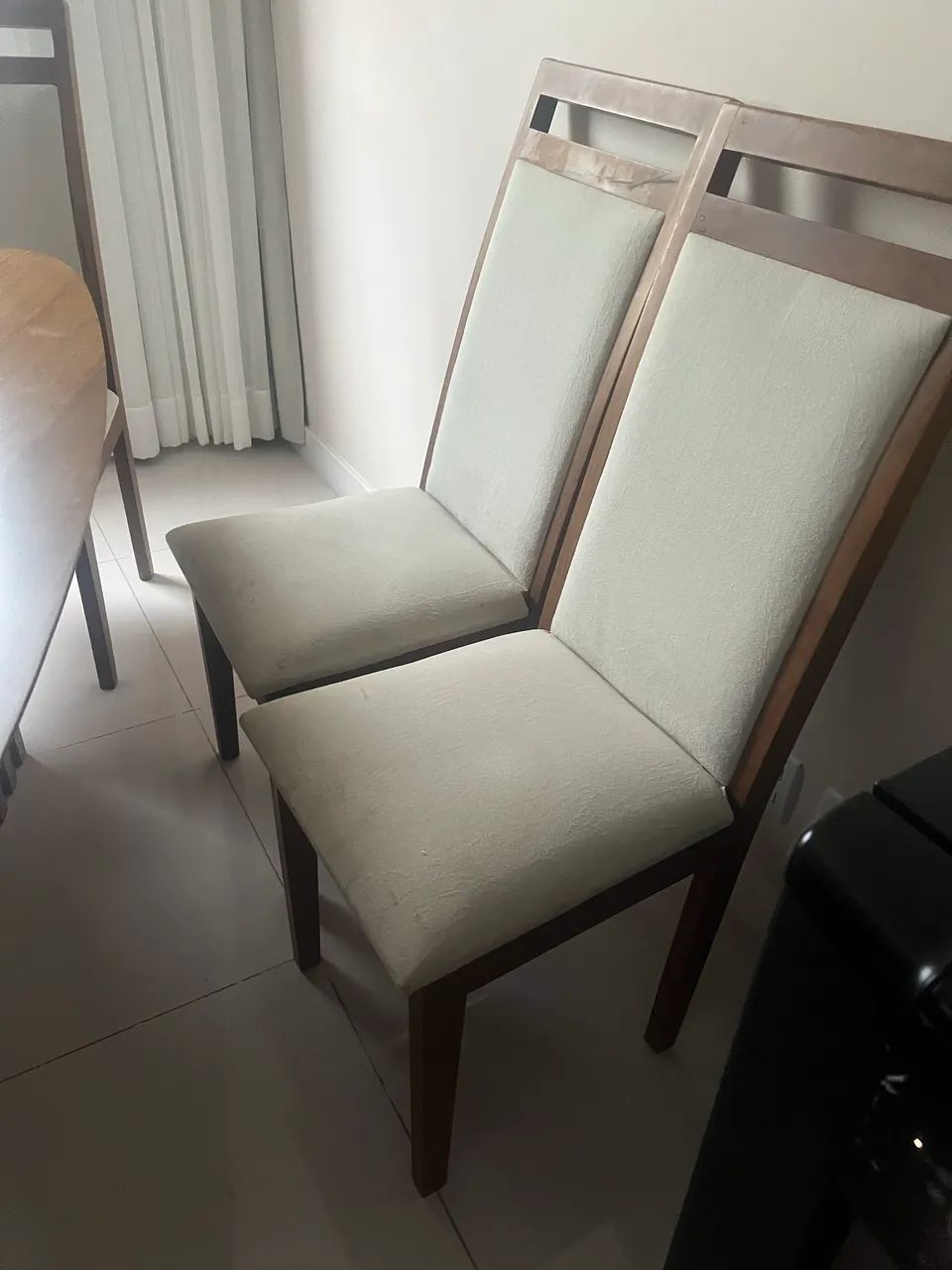 Conjunto de 4 cadeiras de jantar em MADEIRA