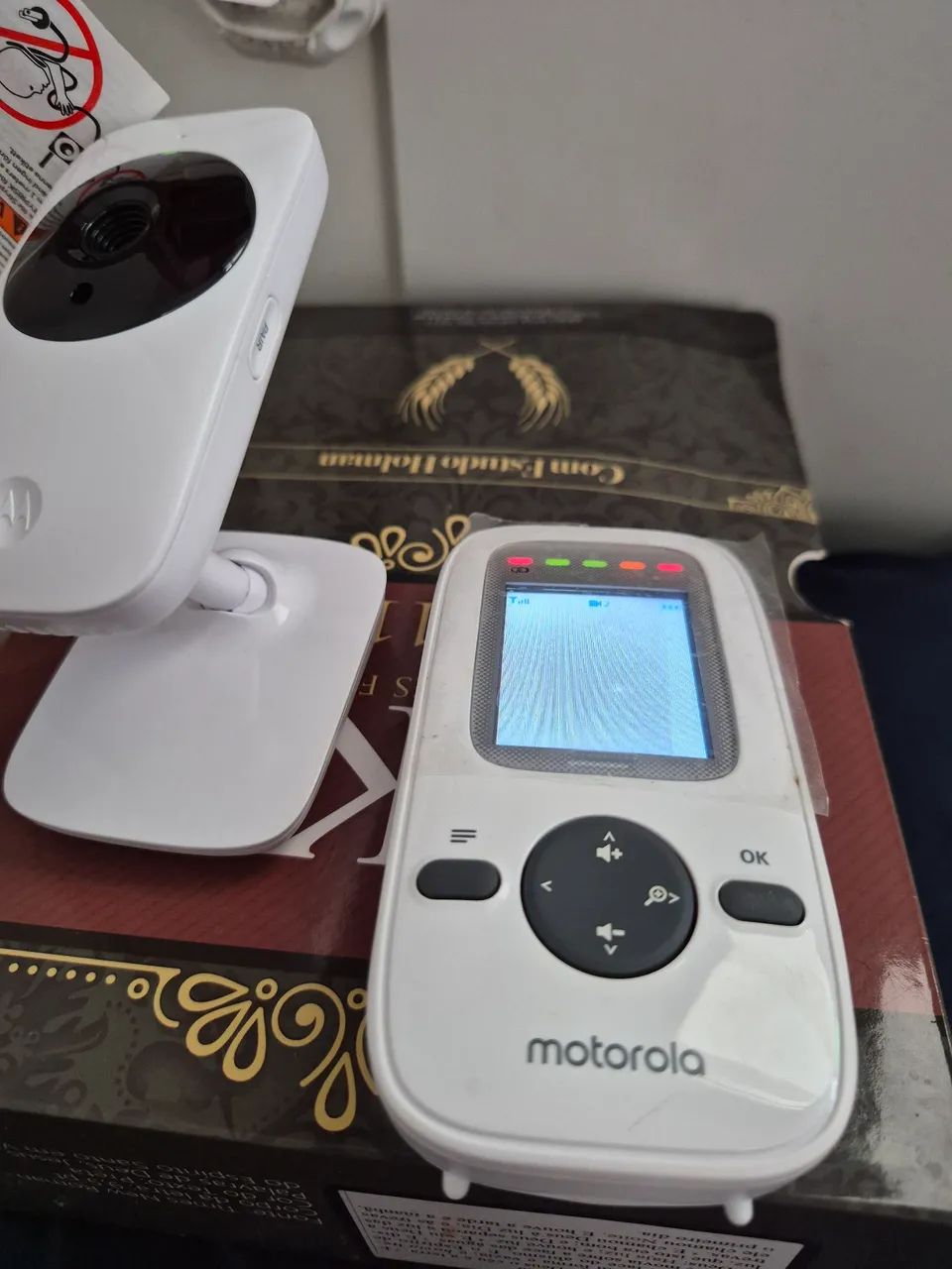  Babá Eletrônica Motorola MBP481 com Visor Colorido e Visão Noturna (praticamente nova) - Foto 5