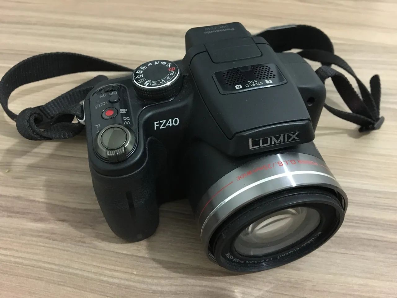 Câmera Panasonic Lumix FZ-40 - Foto 3