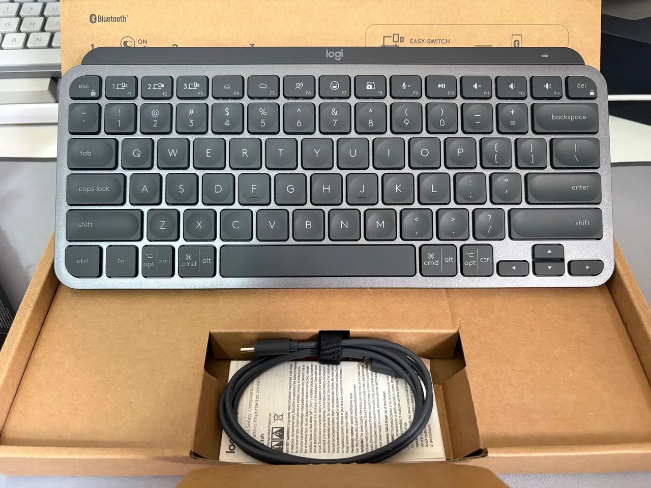 eclado sem fio Logitech MX Keys mini - Grafite - Foto 2