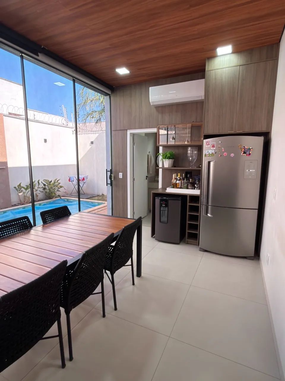 Vendo casa na 507 sul rica em armários 