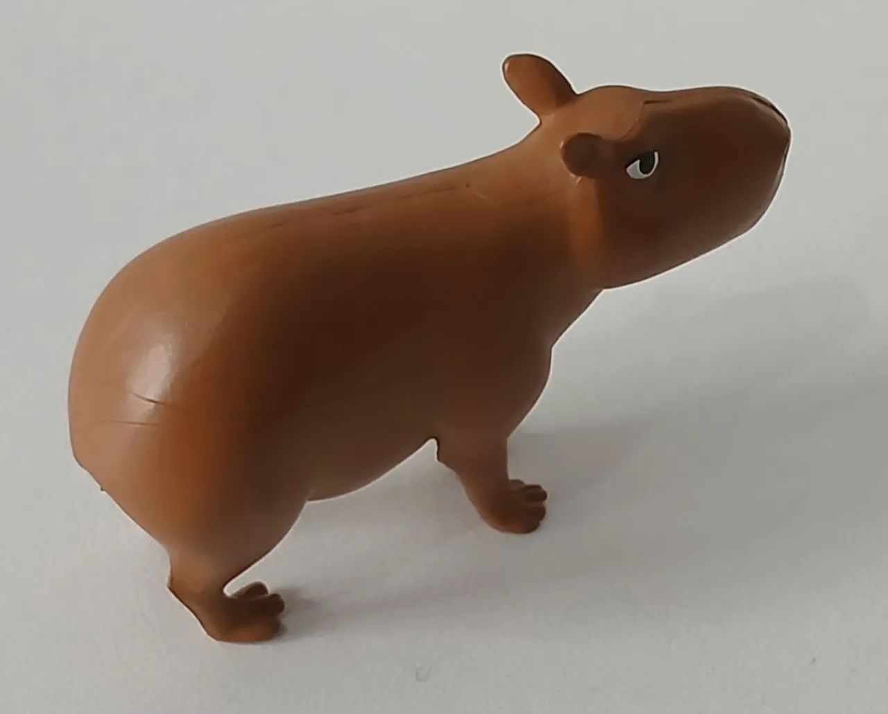 BONECO MINIATURA ENCANTO CAPIVARA ORIGINAL DISNEY - Foto 2